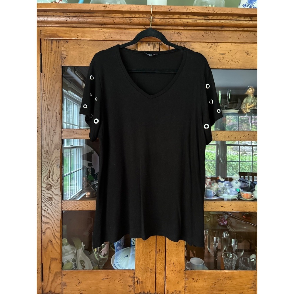EUC French Kyss Black Soft Grommet V Neck Top Tunic Size XL